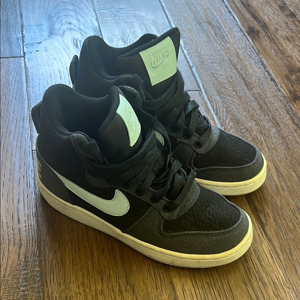 Nike Black Mint Grey 5.5Y Shoes
